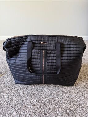 Stella & Dot Crush It Quilted Black Travel Bag
